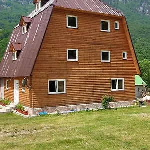  Penzion Bujtina Zemra Tradites Albánie